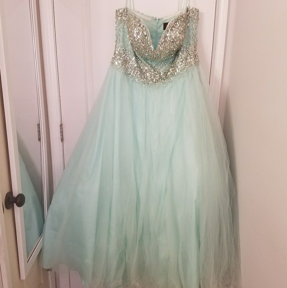 Glamour by Terani Couture Prom Dress